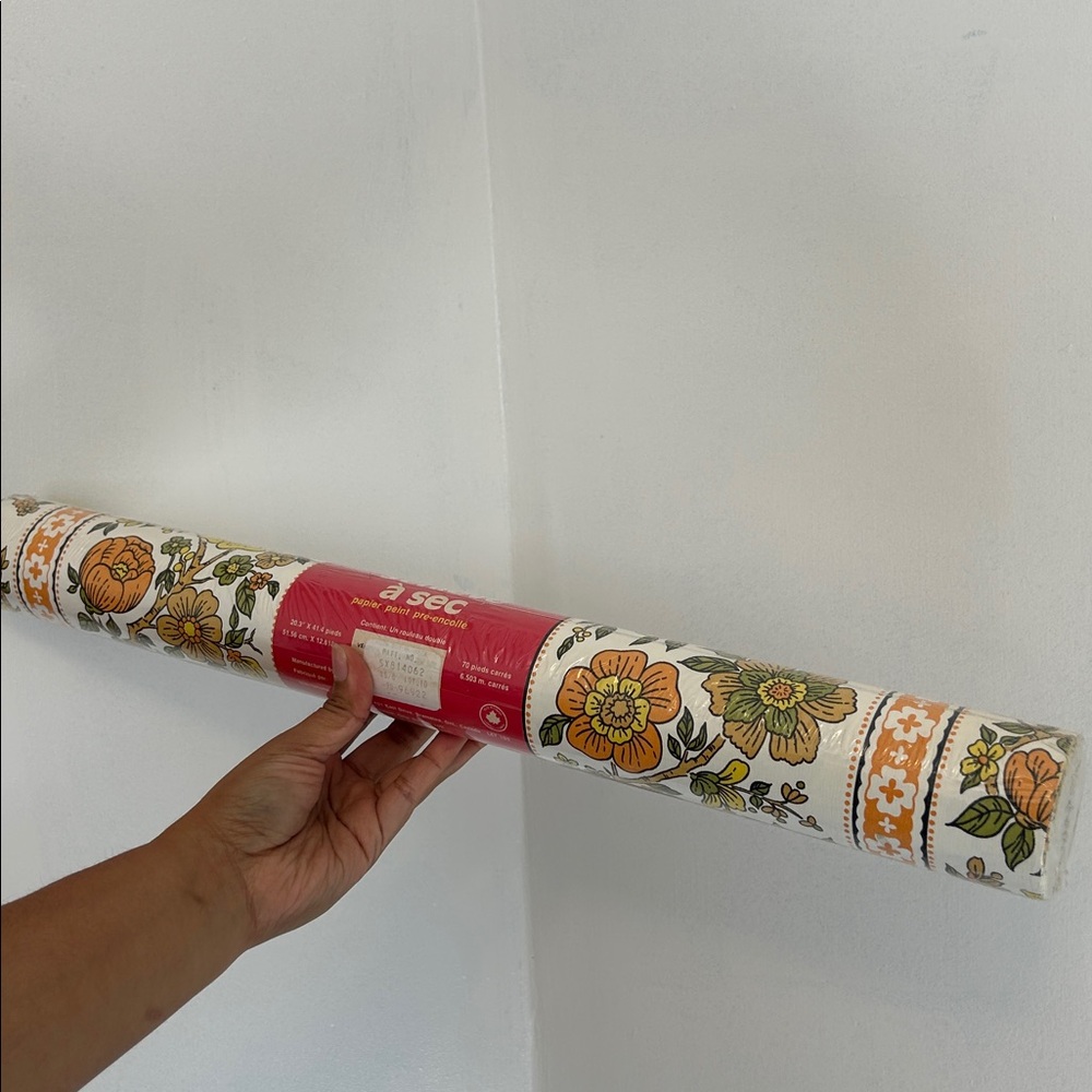 Vintage Floral Wallpaper Roll with Orange and Green Accents NEW